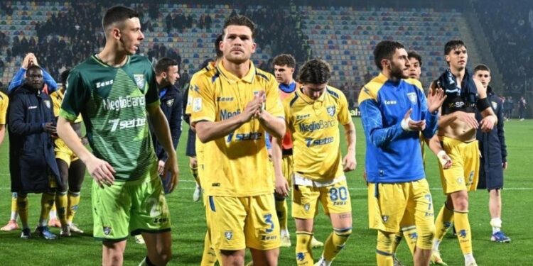 Frosinone Bikin Kejutan, Como Akhirnya Tumbang 2-0 di Serie A