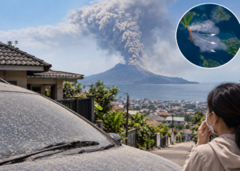 Abu Vulkanik Anak Krakatau Capai Sukabumi, Warga Diimbau Waspada Debu
