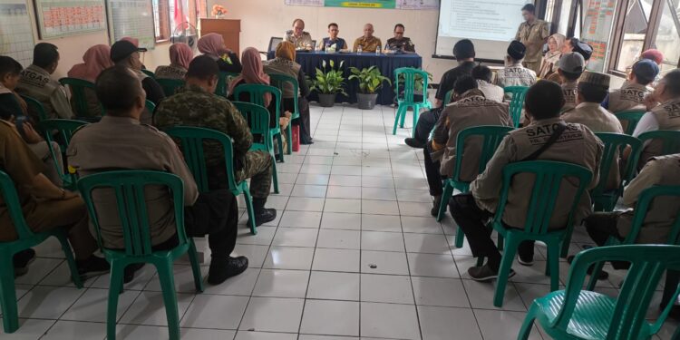 Cegah Pelanggaran Hukum, Polisi Dampingi Bimtek RT/RW di Sukabumi