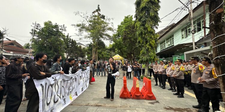Aksi Aliansi Gema di Tiga Titik Sukabumi Berjalan Kondusif, 400 Personel Disiagakan
