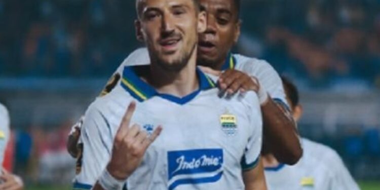 Persib Comeback Dramatis, Marc Klok Selamatkan Maung Bandung dari Kekalahan