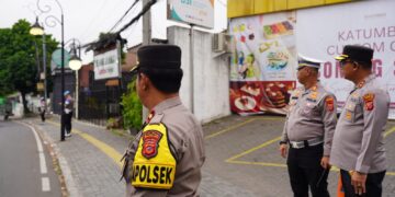 Tak Hanya Pantau Anggota, Kapolres Sukabumi Kota Turun Langsung Atur Lalu Lintas