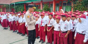 Kapolsek Sukaraja Berikan Edukasi Pelajar soal Disiplin dan Bahaya Perundungan